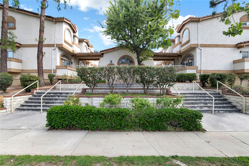 19950 Sherman Way Unit A Winnetka